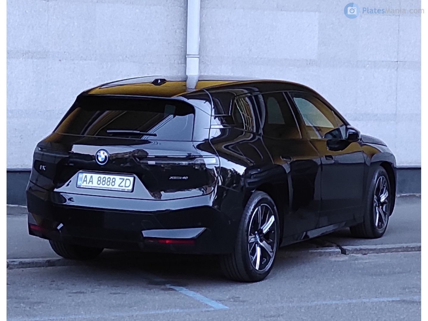 AA 8888 ZD, BMW iX 1st gen (i20), 2021–