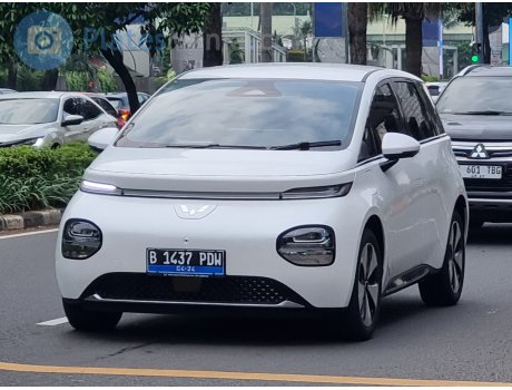 B 1437 PDW, Wuling Cloud