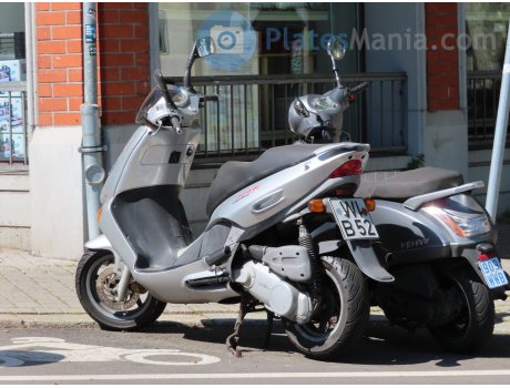 WI B 52, Aprilia Leonardo