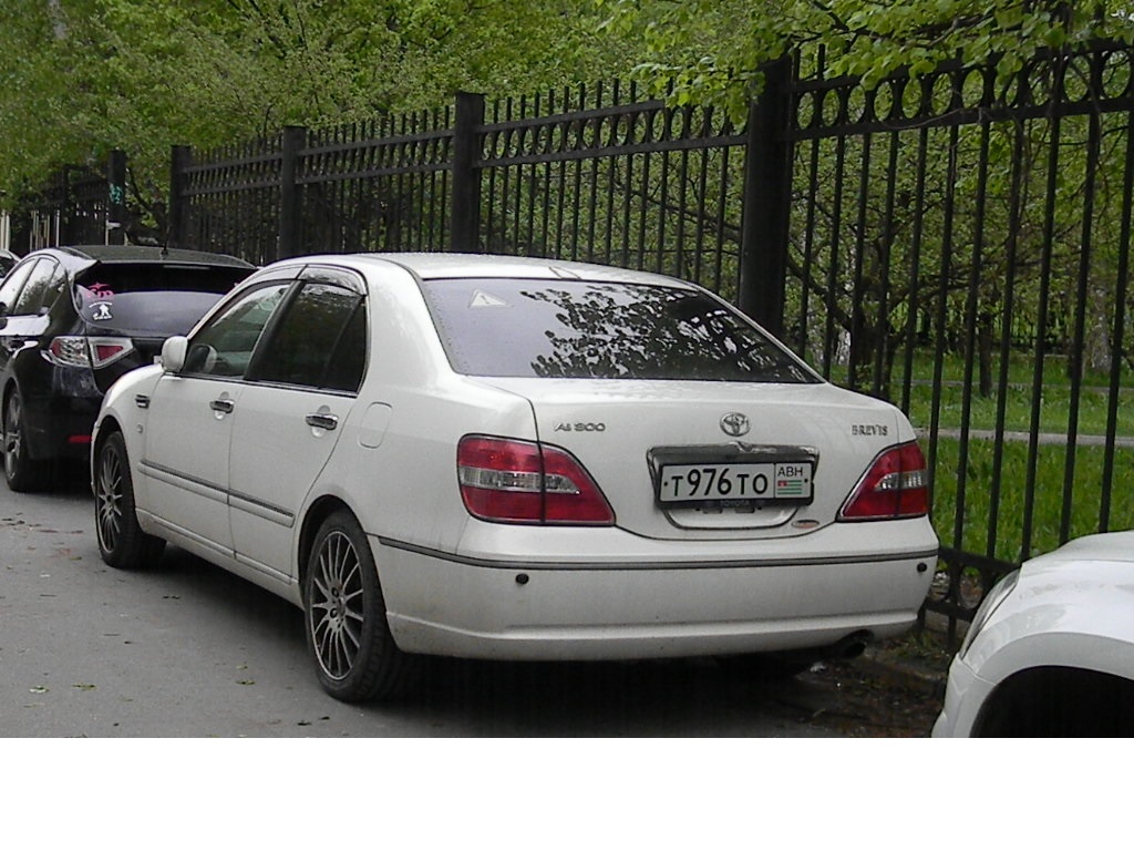 т 976 то, Toyota Brevis 1st gen (JCG10/JCG15; JP-market), 2001–2007