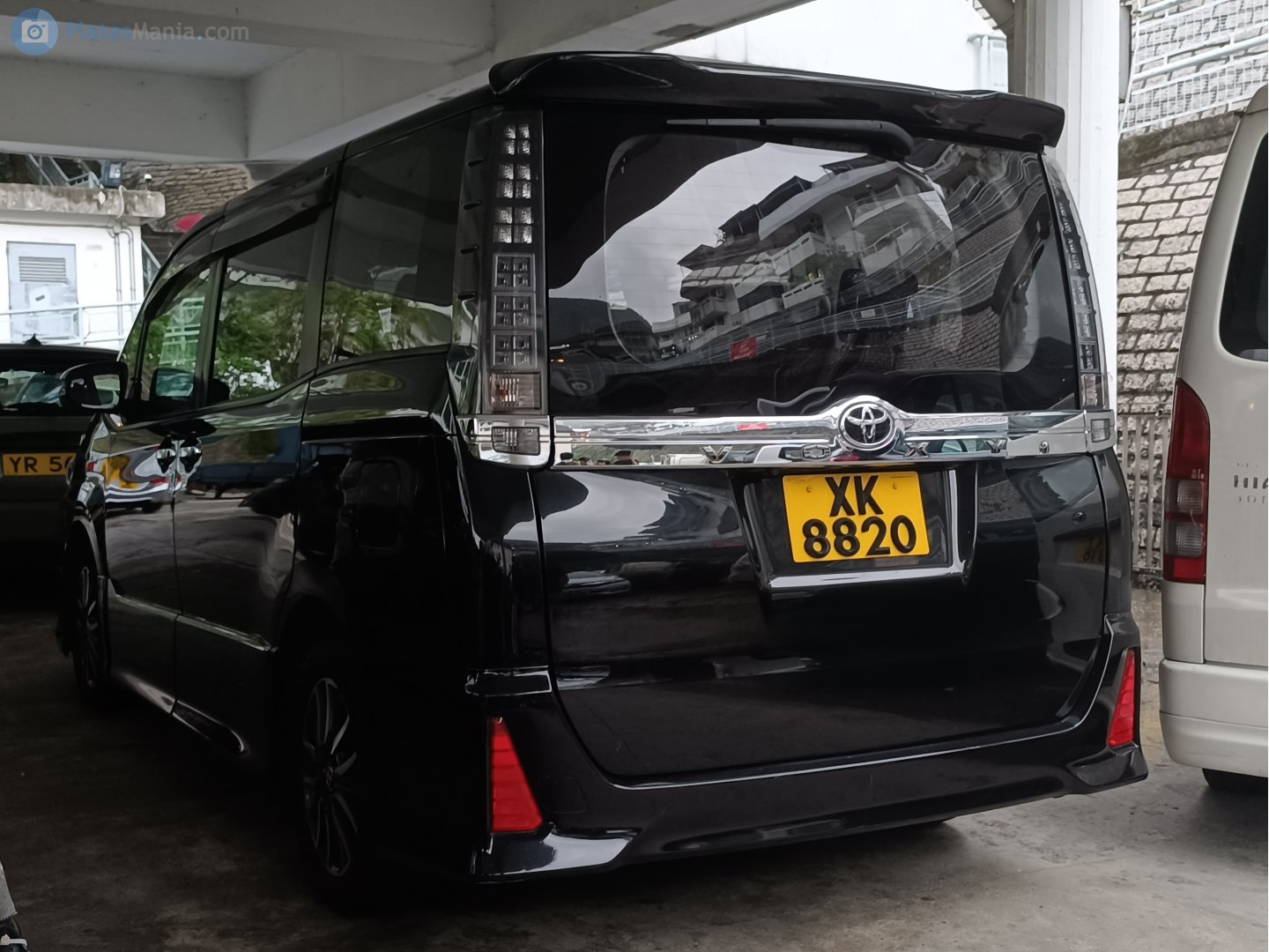 XK 8820, Toyota Voxy 3rd gen (R80), 2014–2021