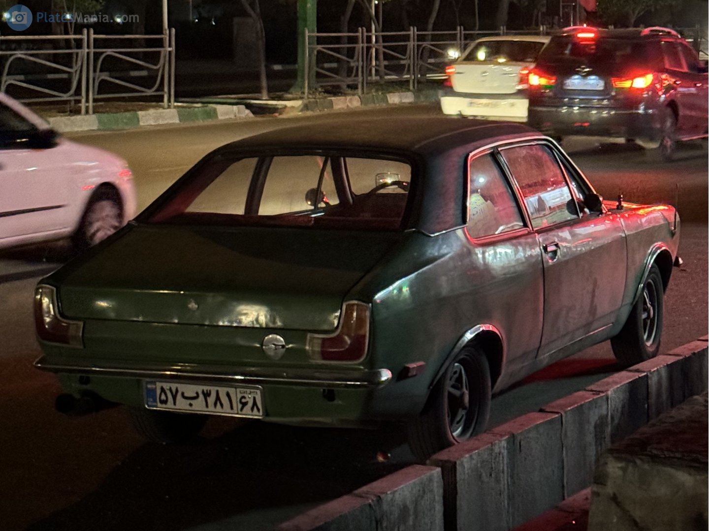 ۵۷ب۳۸۱ ۶۸, Hillman Avenger 