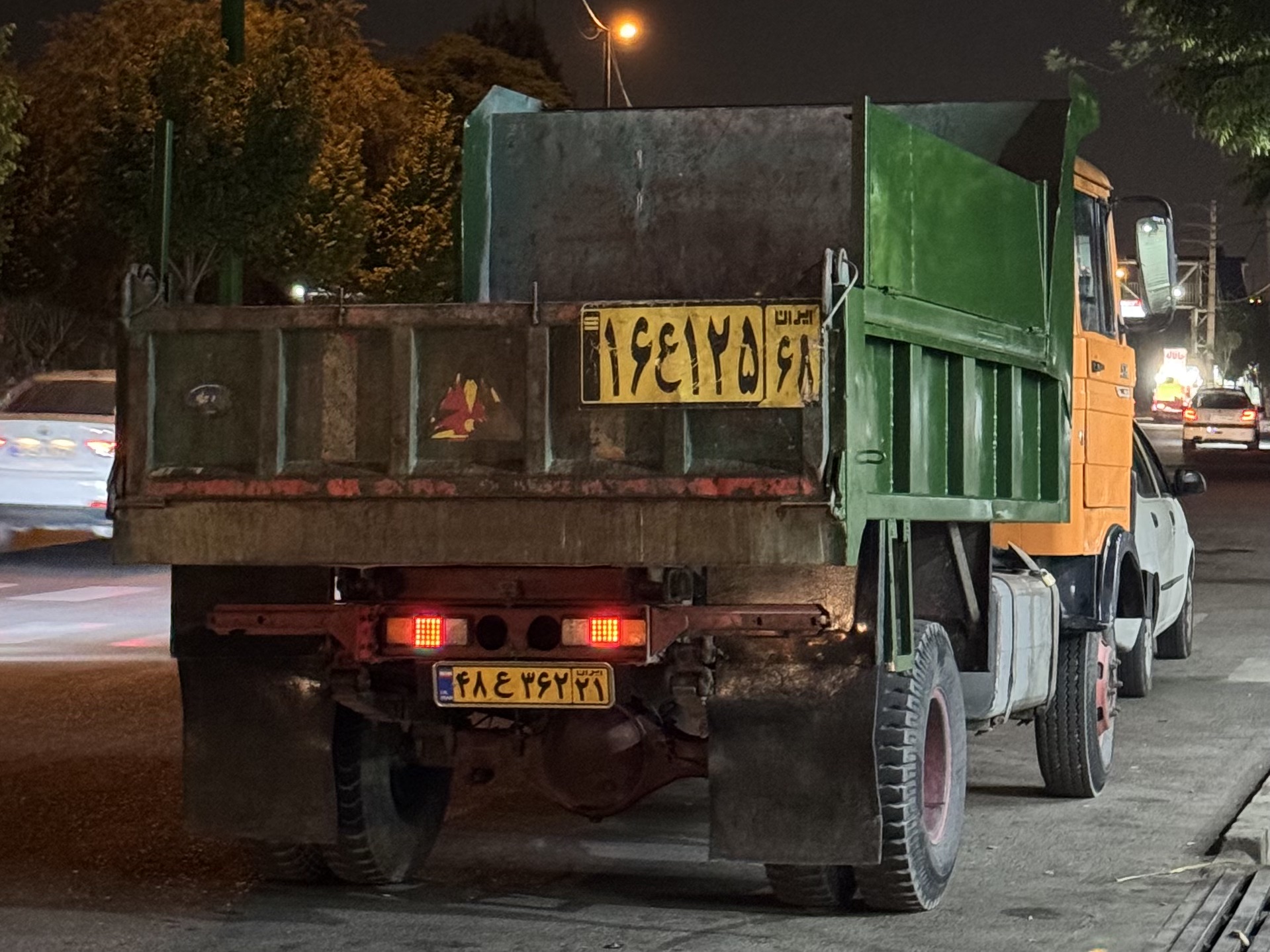 ۴۸ع۳۶۲ ۲۱, Mercedes-Benz LP-Series 