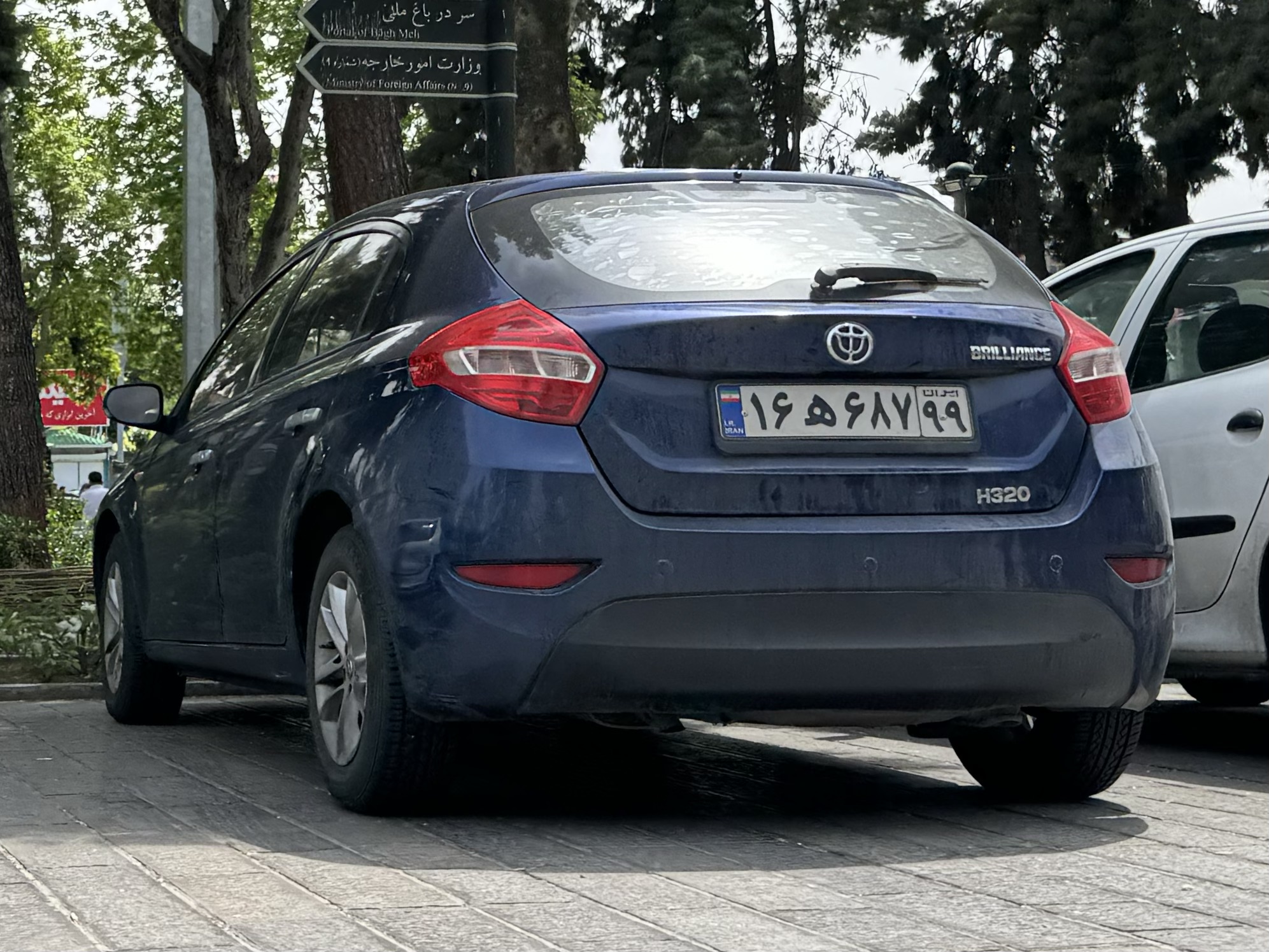 ۱۶ه۶۸۷ ۹۹, Pars Khodro Brilliance H320 