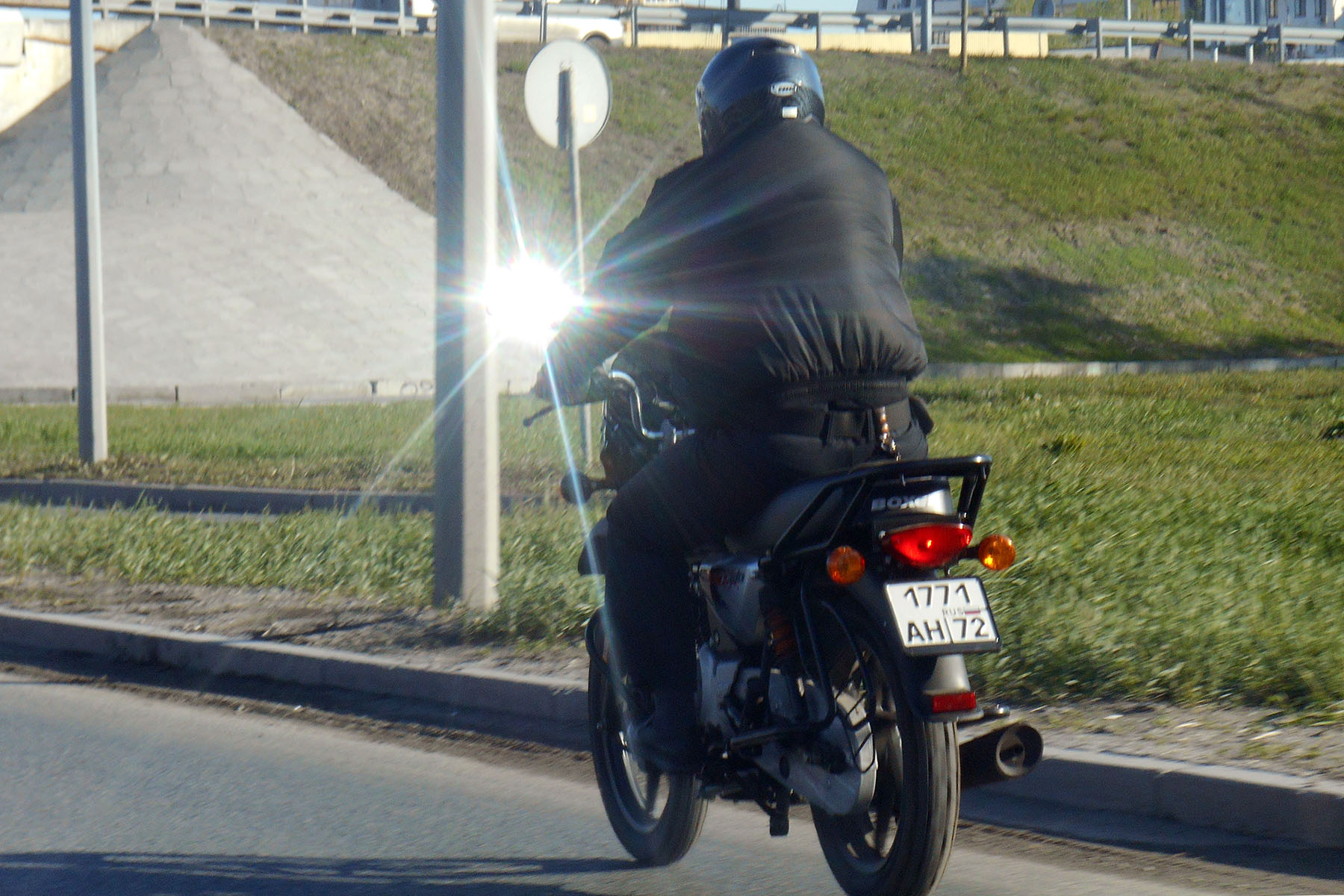 1771 ан 72, Bajaj Boxer 