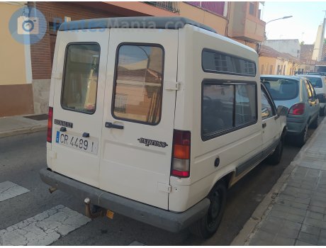 CR 4489 I, Renault Express