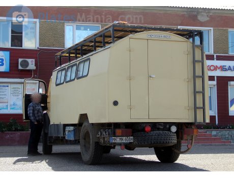 MH MN 608H, Mercedes-Benz L/LA-Series Trucks