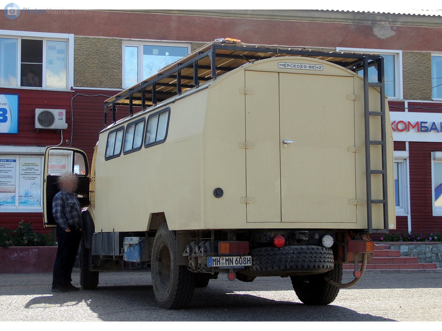MH MN 608 H, Mercedes-Benz L/LA-Series Trucks 
