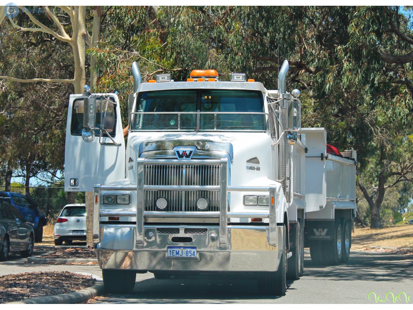 1EMJ-854, Western Star 4900 