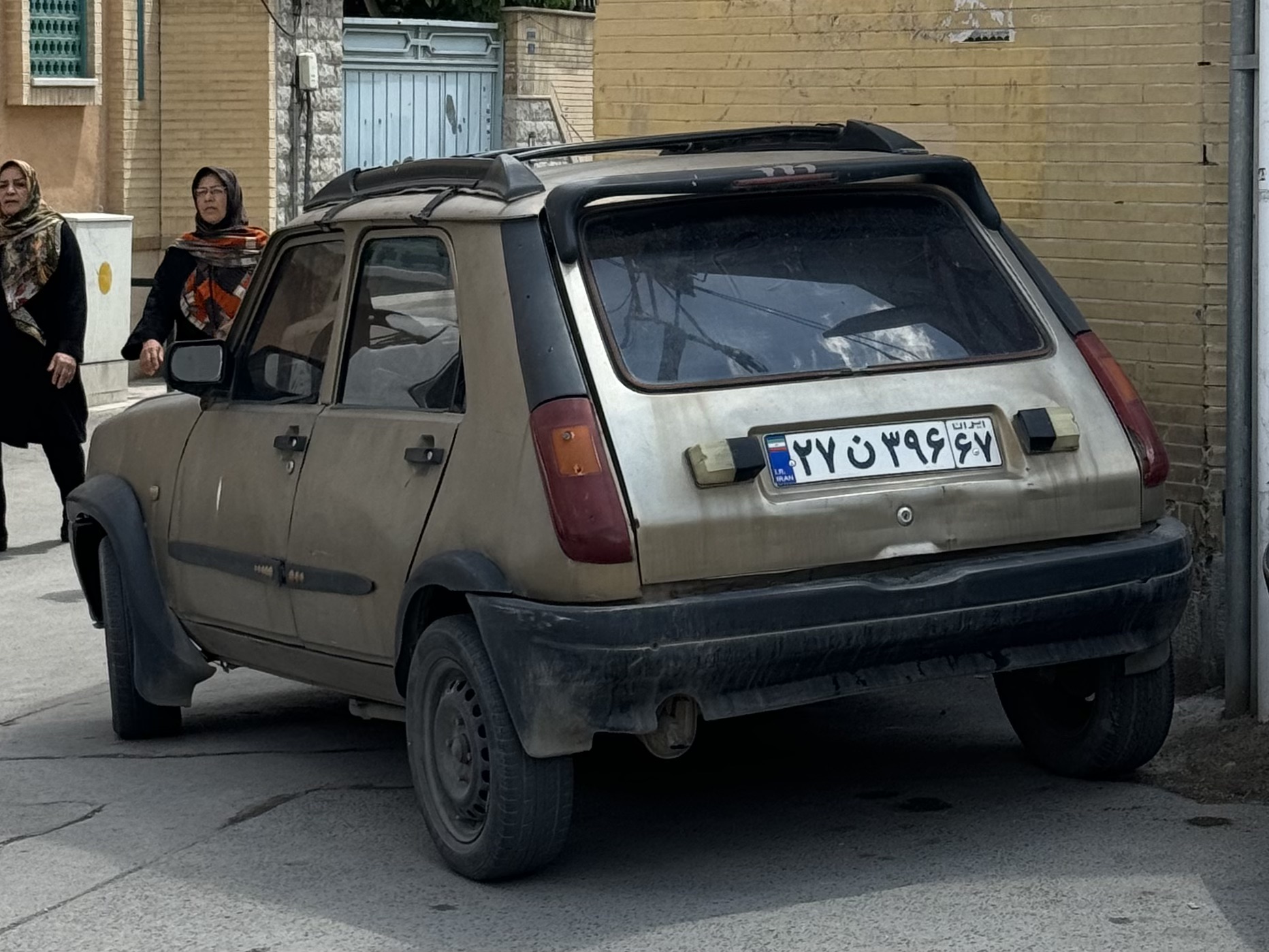 ۲۷ن۳۹۶ ۶۷, Pars Khodro PK 1st gen, 2000–2005