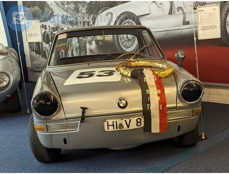 HI V 8, BMW 700