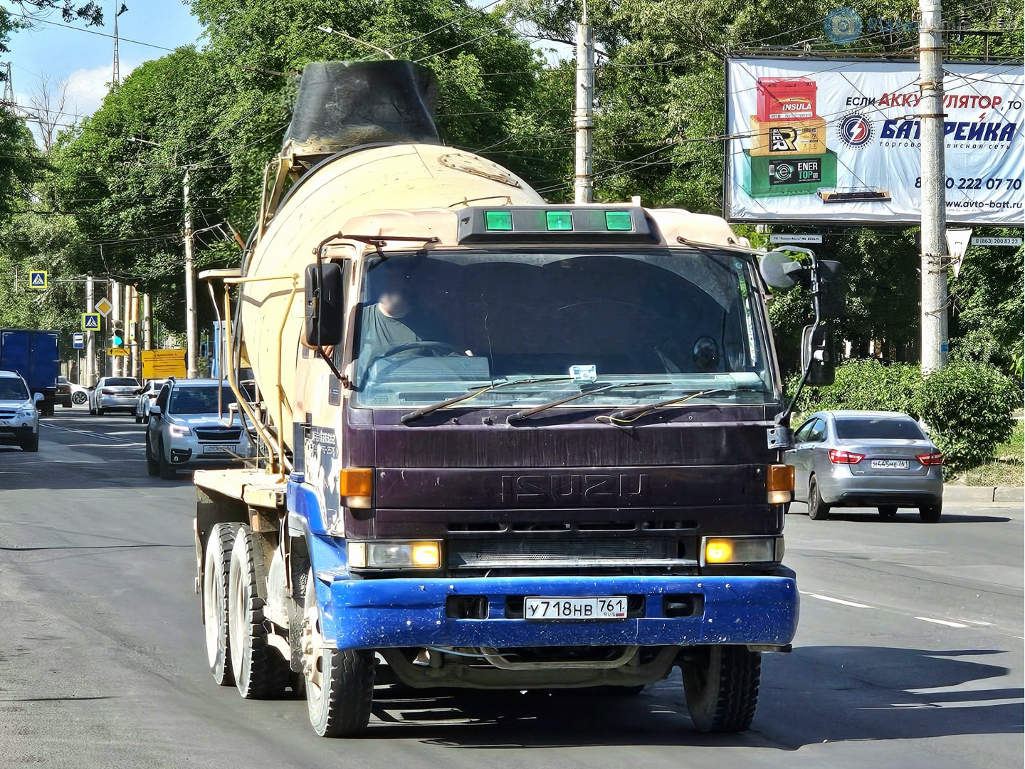у 718 нв 761, Isuzu 810 