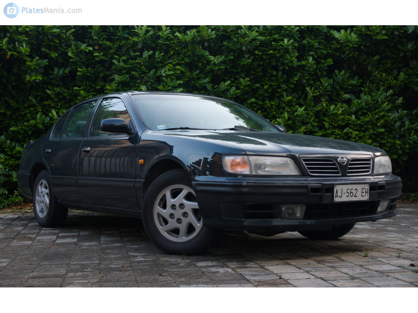 AJ 562 EH, Nissan Maxima 3rd gen (QX) (A32; Global-market), 1994–2000