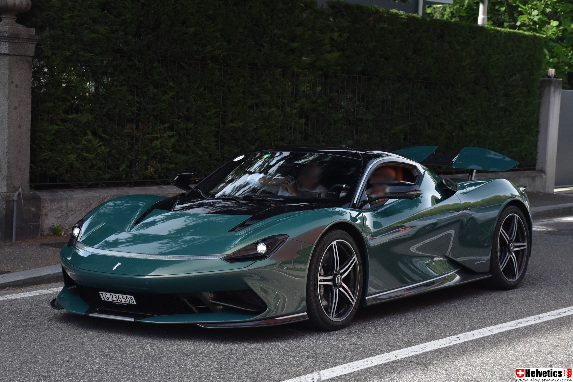 TG 236508, Pininfarina Battista 