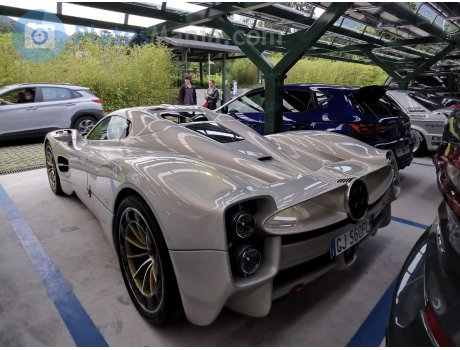 GJ 560 FL, Pagani Utopia