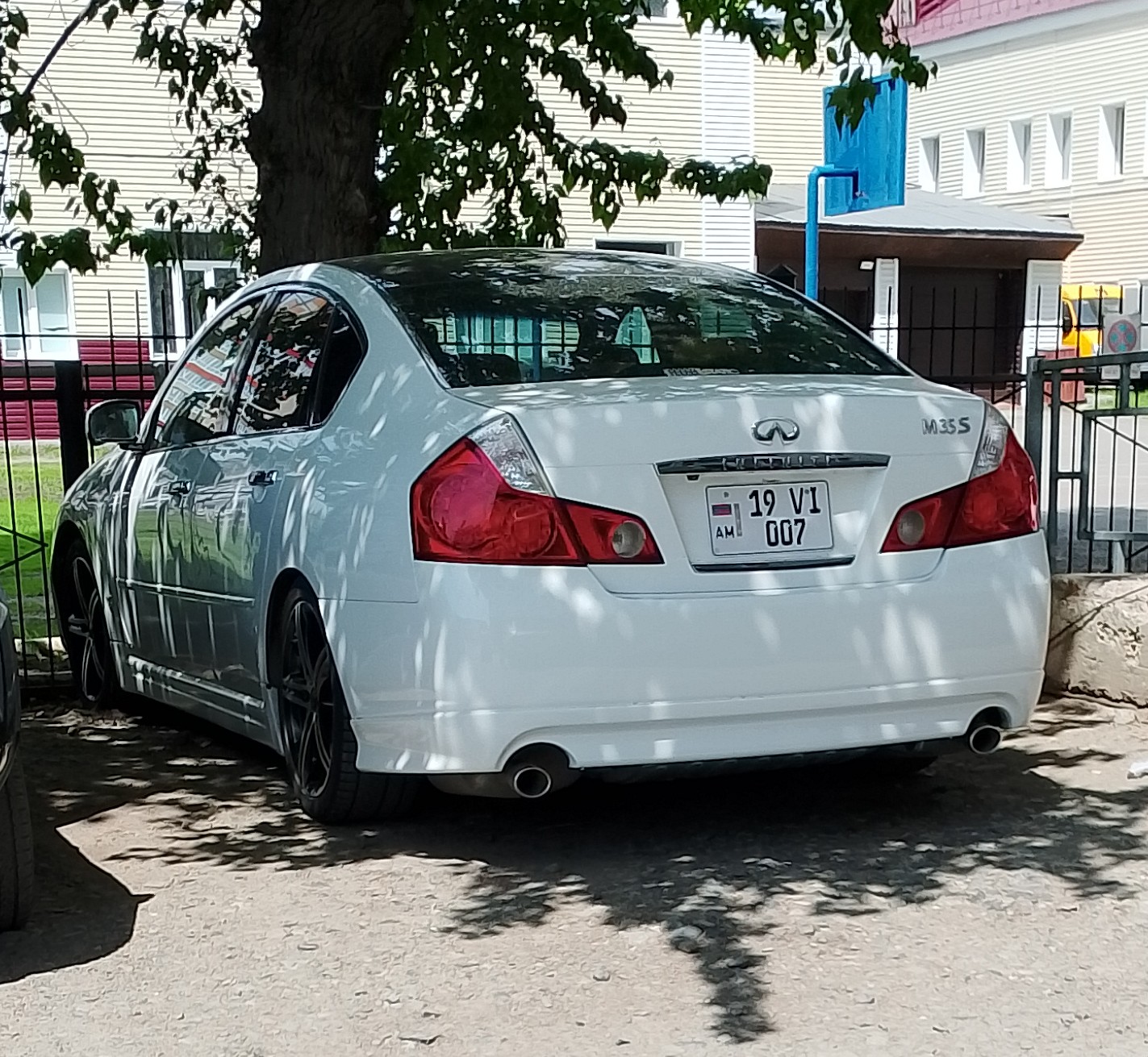 19 VI 007, Infiniti Q70/M-Series 3rd gen M-series, 2005–2010