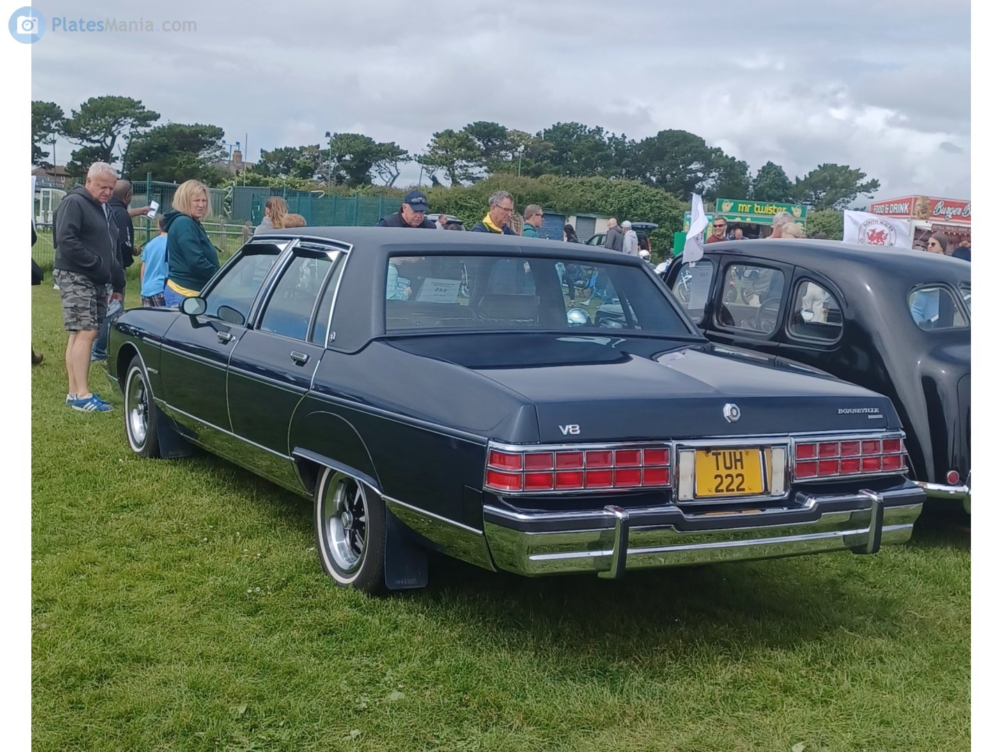 TUH222, Pontiac Bonneville 3rd gen 1964 4-door Hardtop/Sedan (2839/2869; B-body), 3rd facelift, 1963–1964