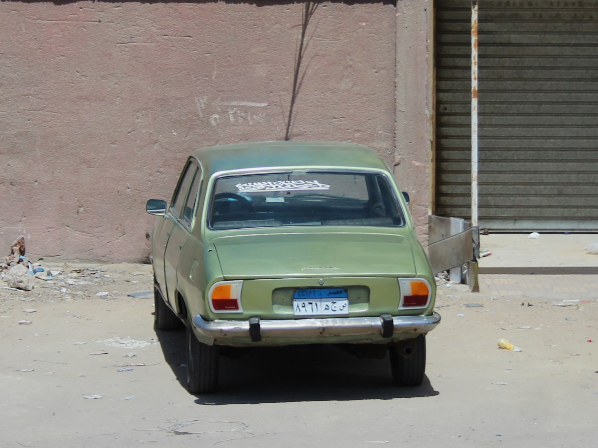 ٨٩٦١ ھجص, Peugeot 504 1st gen Sedan (E), 1968–1983 (–1999 for LATAM-market, –2006 for African-market)
