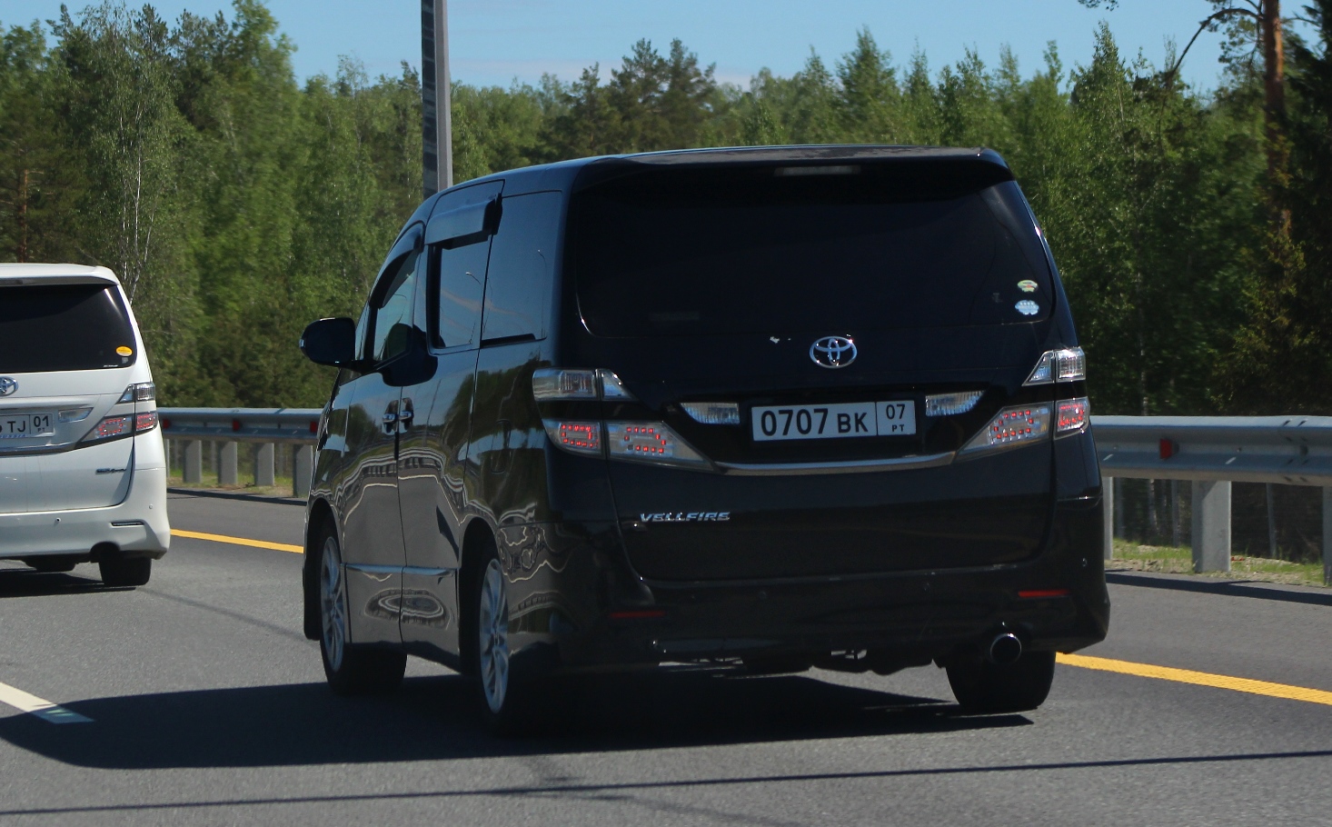 0707BK07, Toyota Vellfire 1st gen (AH20), 2008–2015