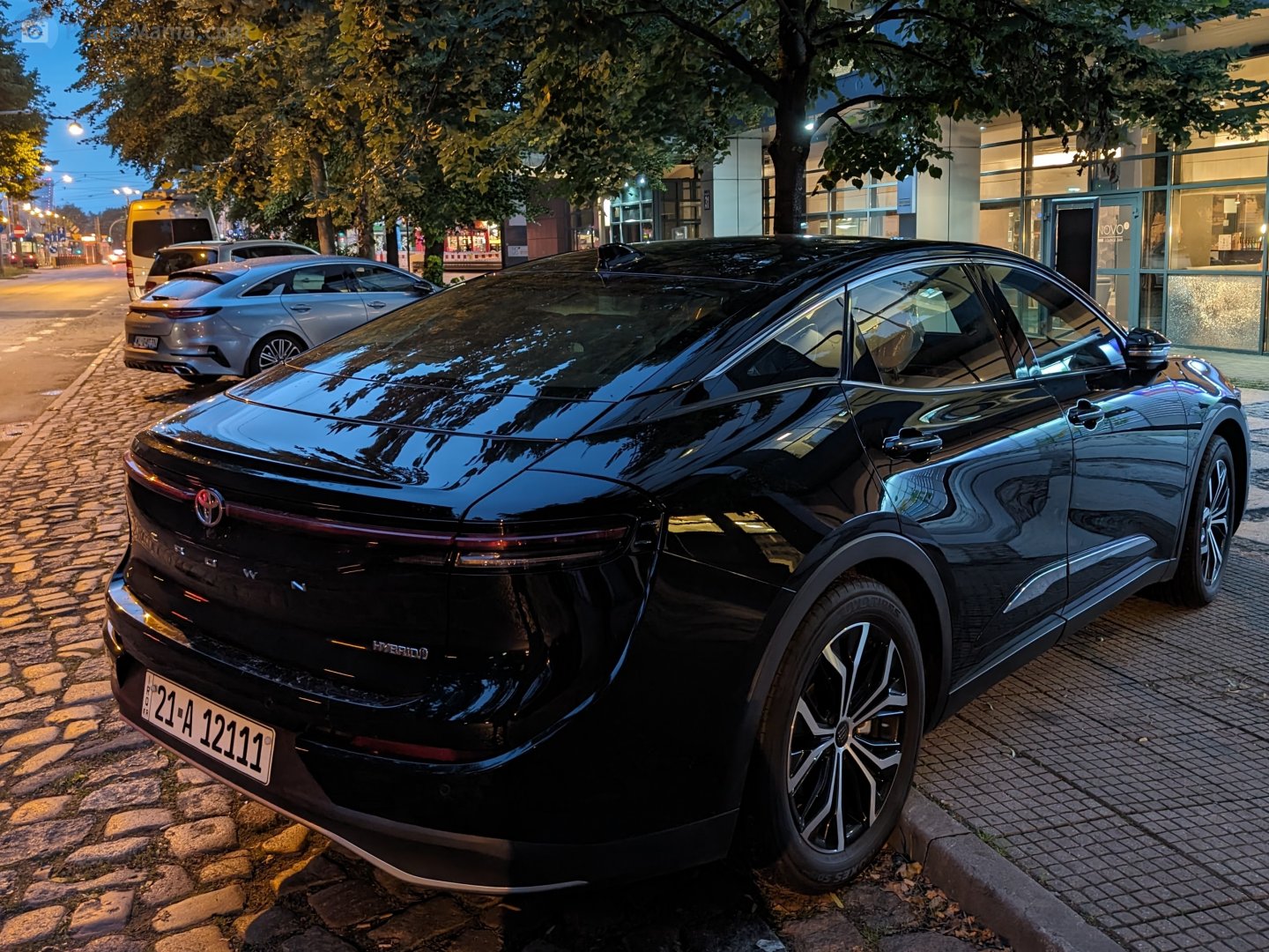 21 A 12111, Toyota Crown 16th gen Crossover (S235), 2022–