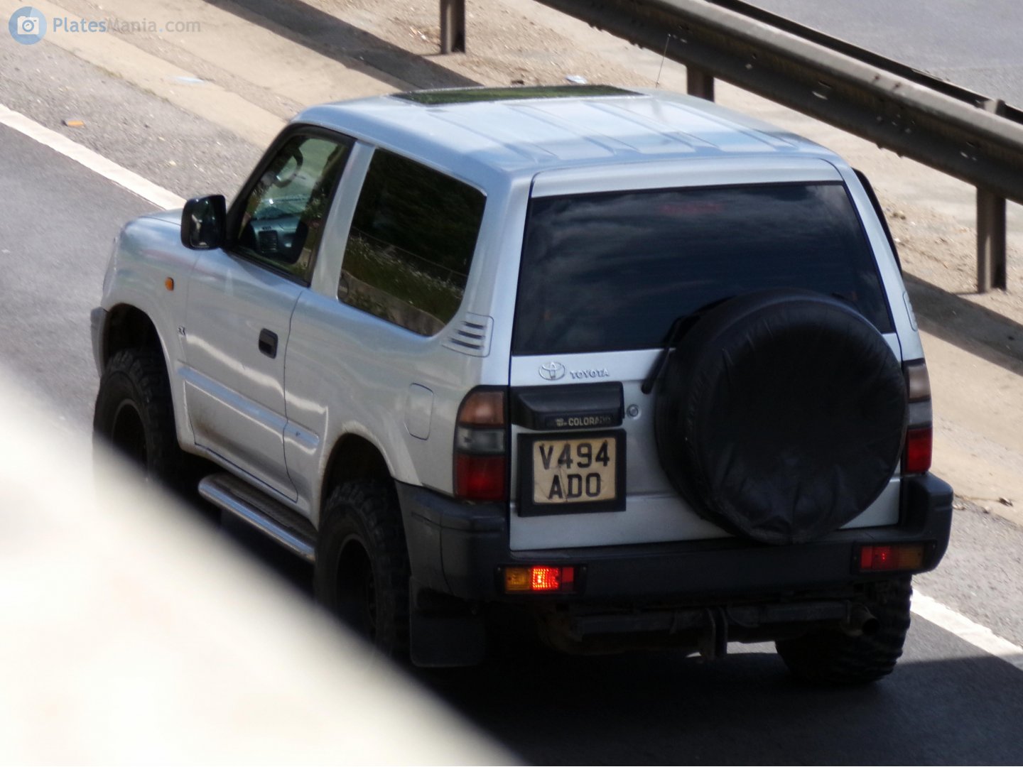 V494ADO, Toyota Land Cruiser Prado 2nd gen 3-door SUV (J90), 1996–2002