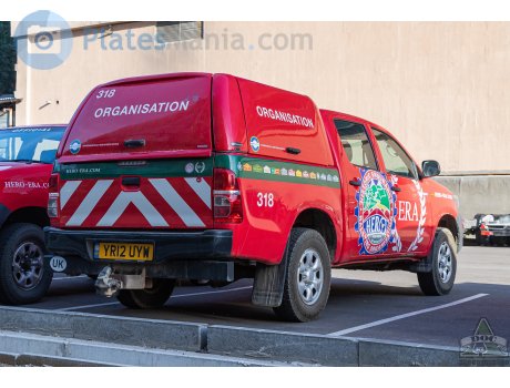 YR12 UYW, Toyota Hilux