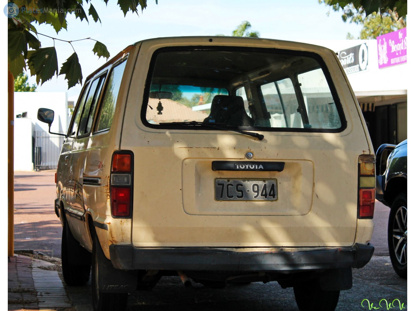 7CS-944, Toyota LiteAce 2nd gen Van (M20), 1979­–1986