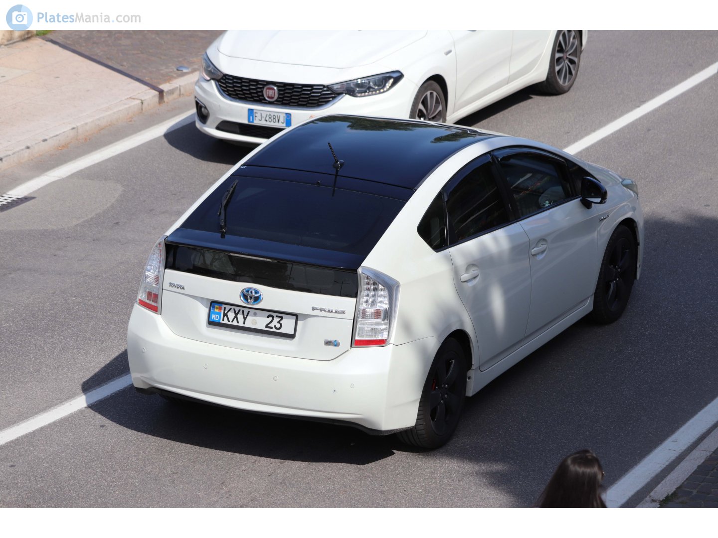 KXY 23, Toyota Prius 3rd gen Liftback (ZVW30), 2009–2015