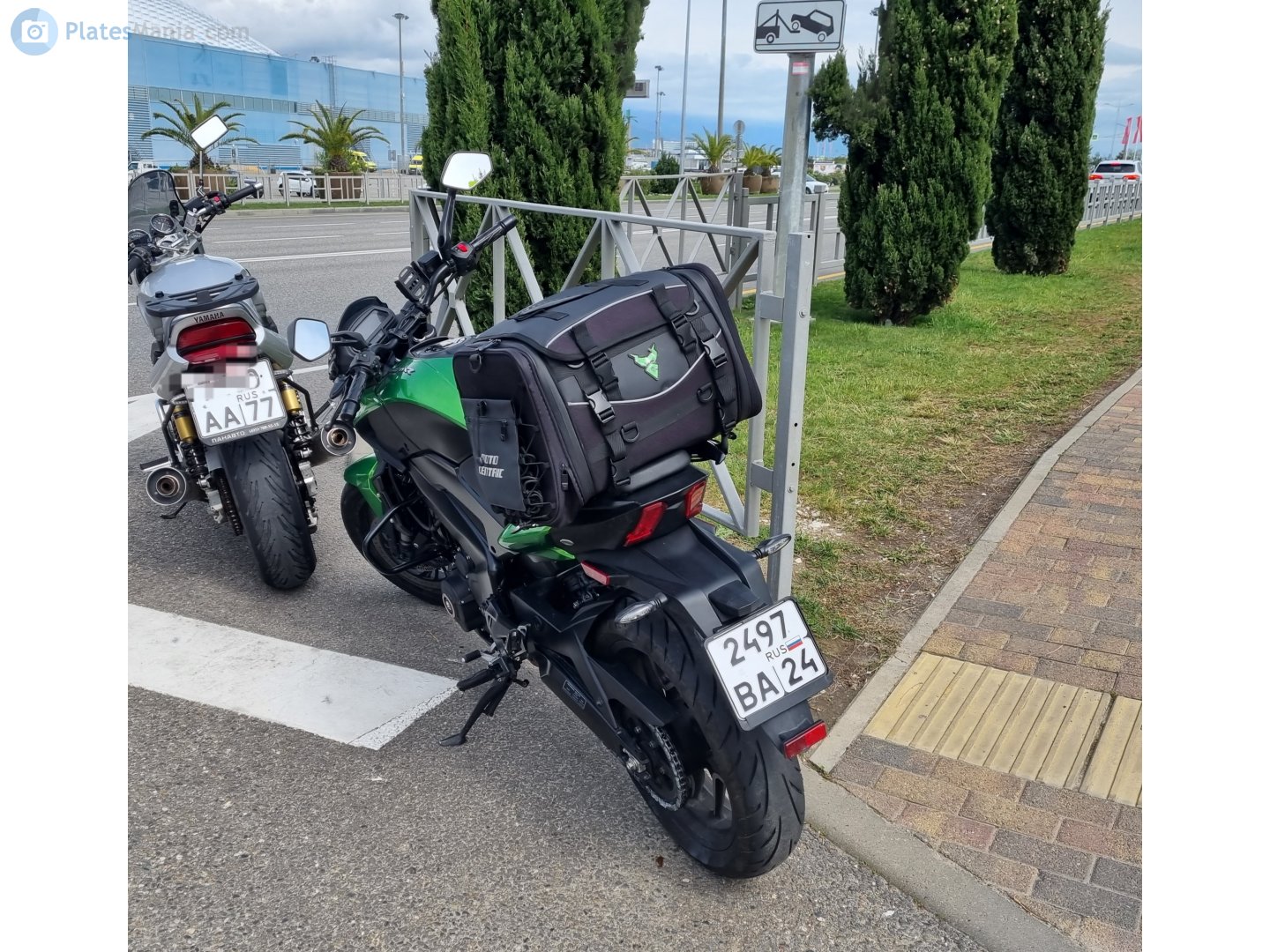 2497 ва 24, Bajaj Bruzer / Dominar 