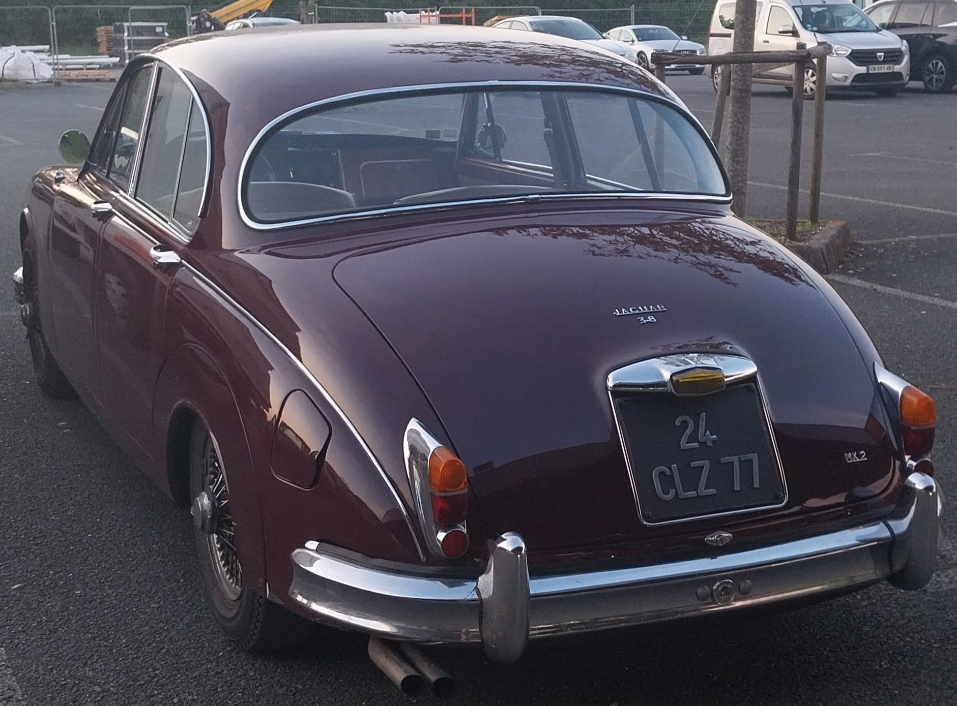 24 CLZ 77, Jaguar Mark-Series 