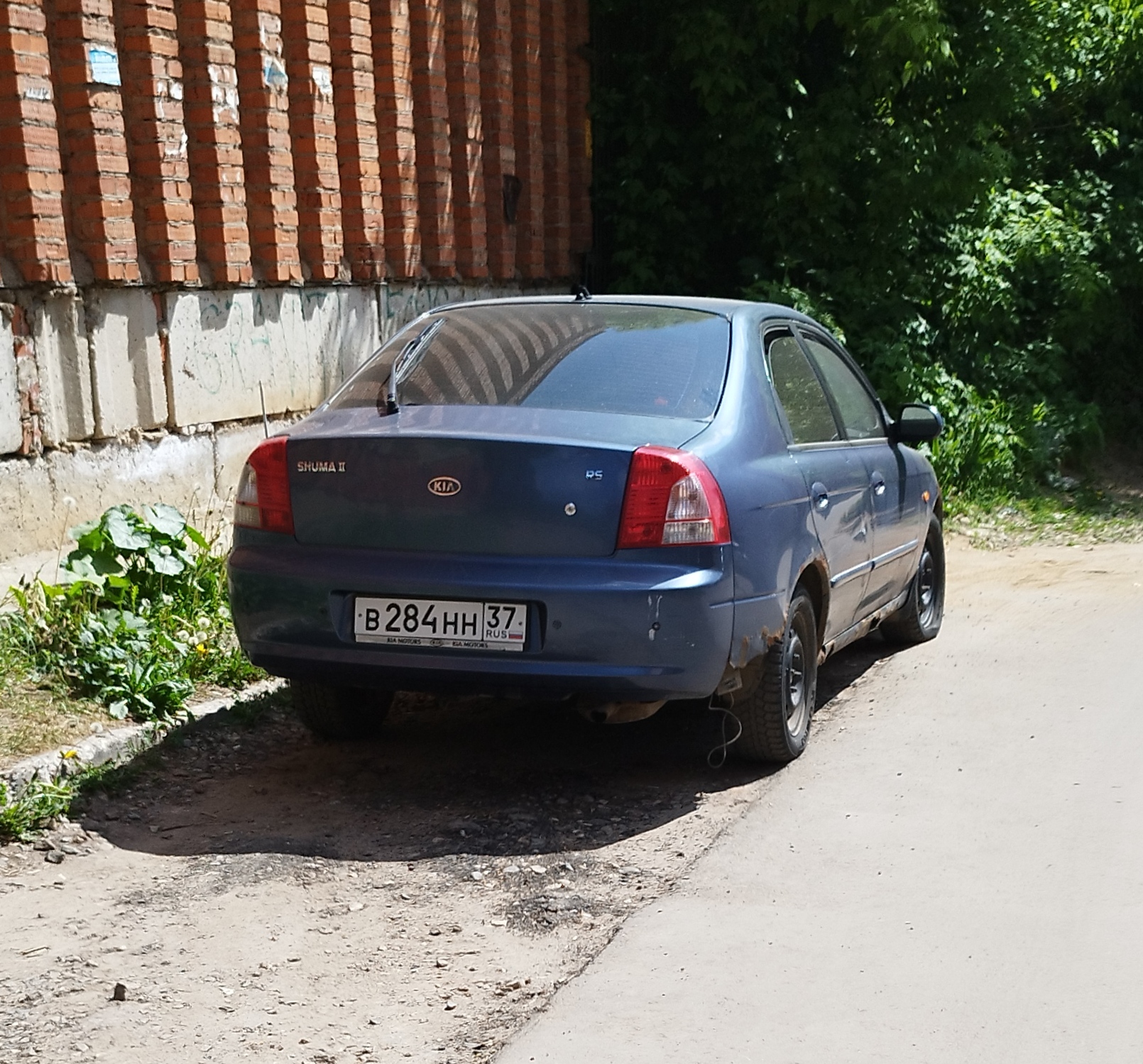 в 284 нн 37, Kia Shuma 1st gen (II) (S-II), facelift, 2001–2004