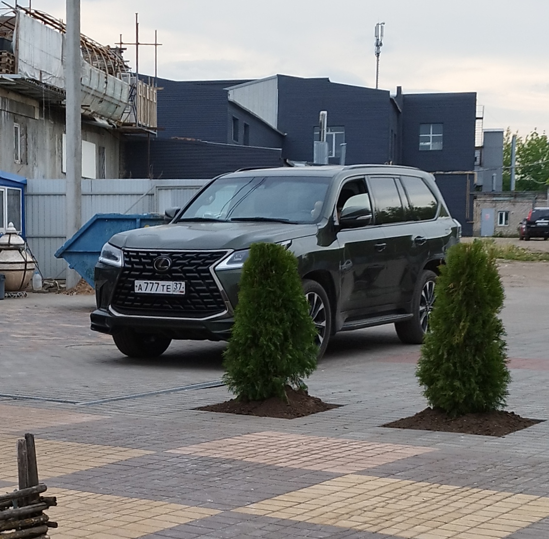 а 777 те 37, Lexus LX 3rd gen (J200), 2nd facelift, 2015–2021