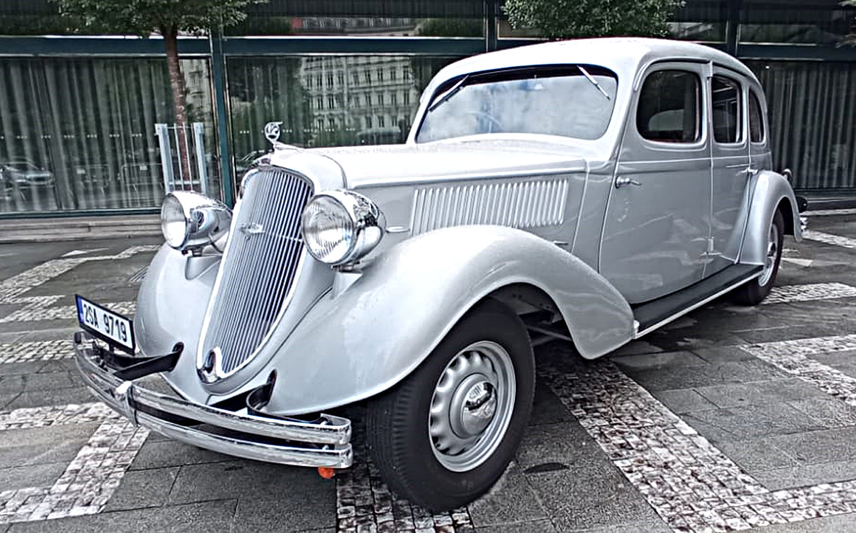 2SA 9719, Skoda Superb 1934–1949