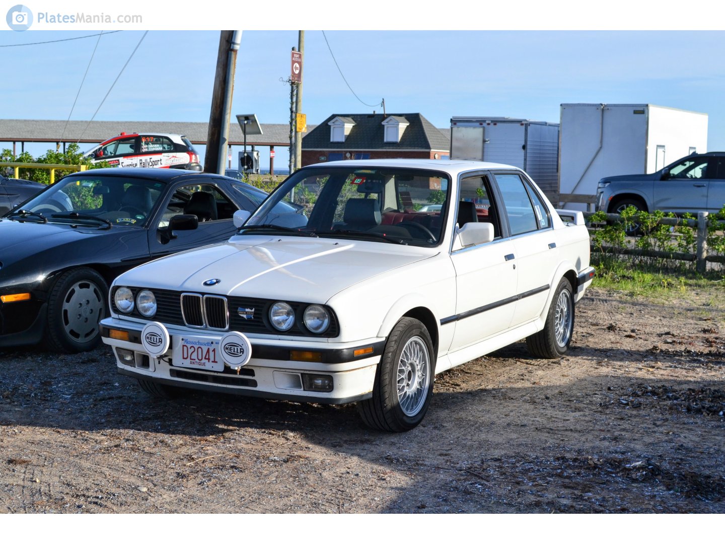 D2041, BMW 3 Series 2nd gen Sedan (E30), 1983–1991