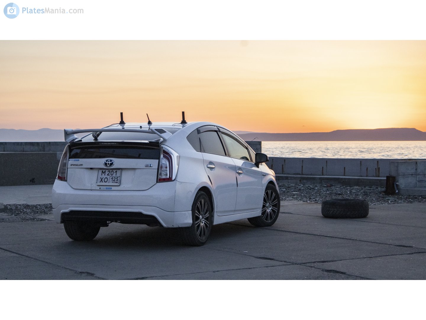 м 201 хо 125, Toyota Prius 3rd gen Liftback (ZVW30), 2009–2015