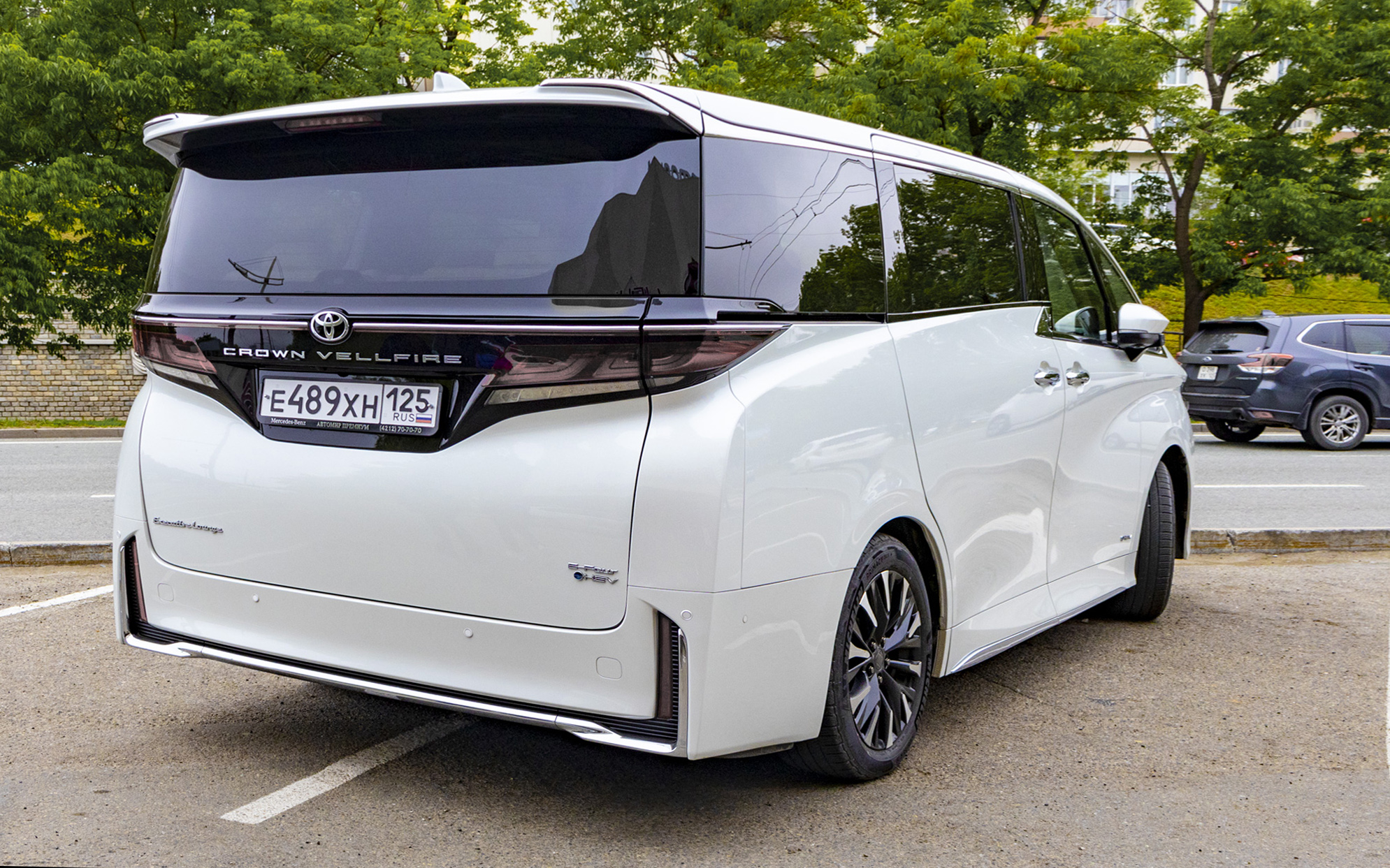 е 489 хн 125, Toyota Crown Vellfire 2nd gen (H40), 2023–