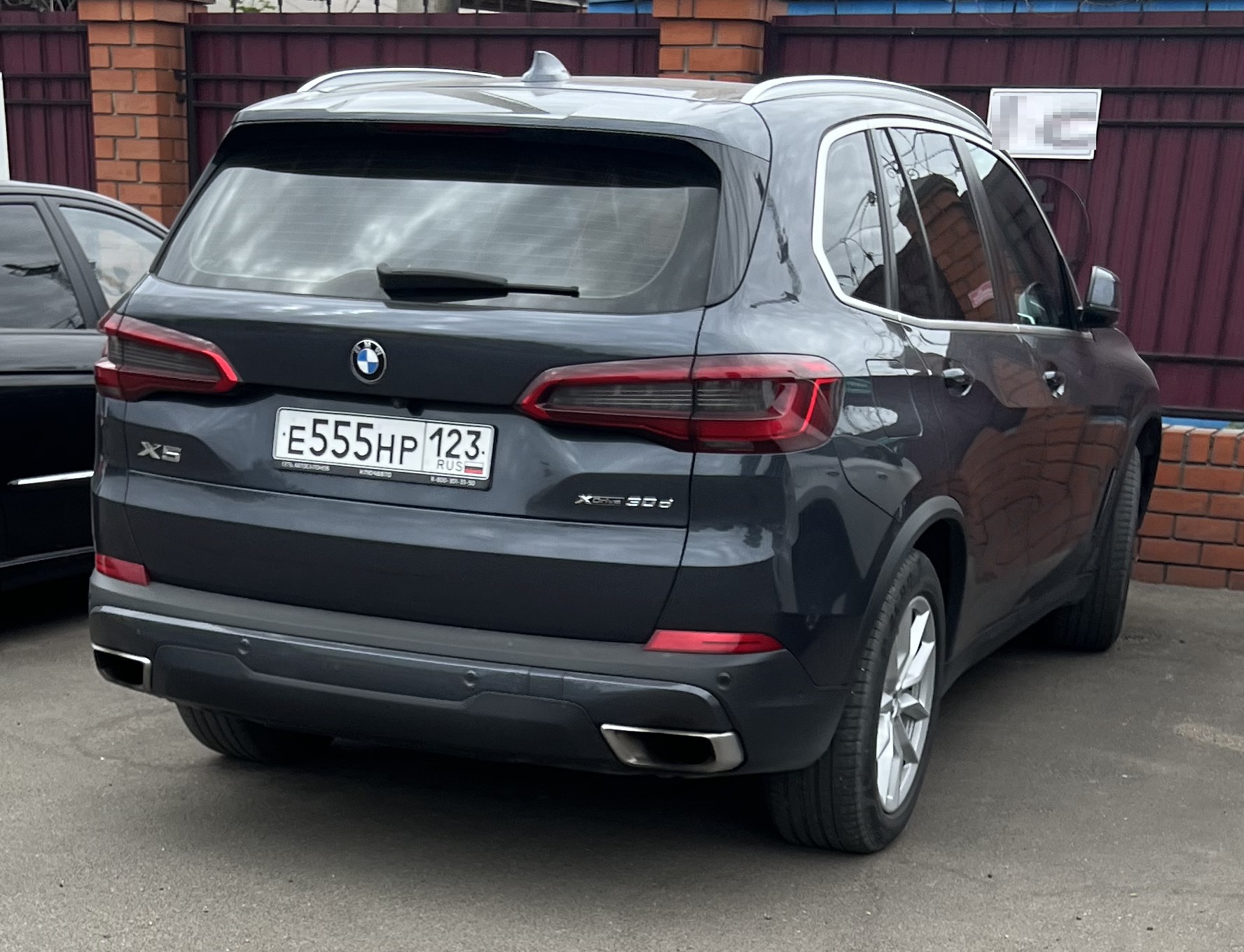 е 555 нр 123, BMW X5 4th gen (G05), 2018–2023