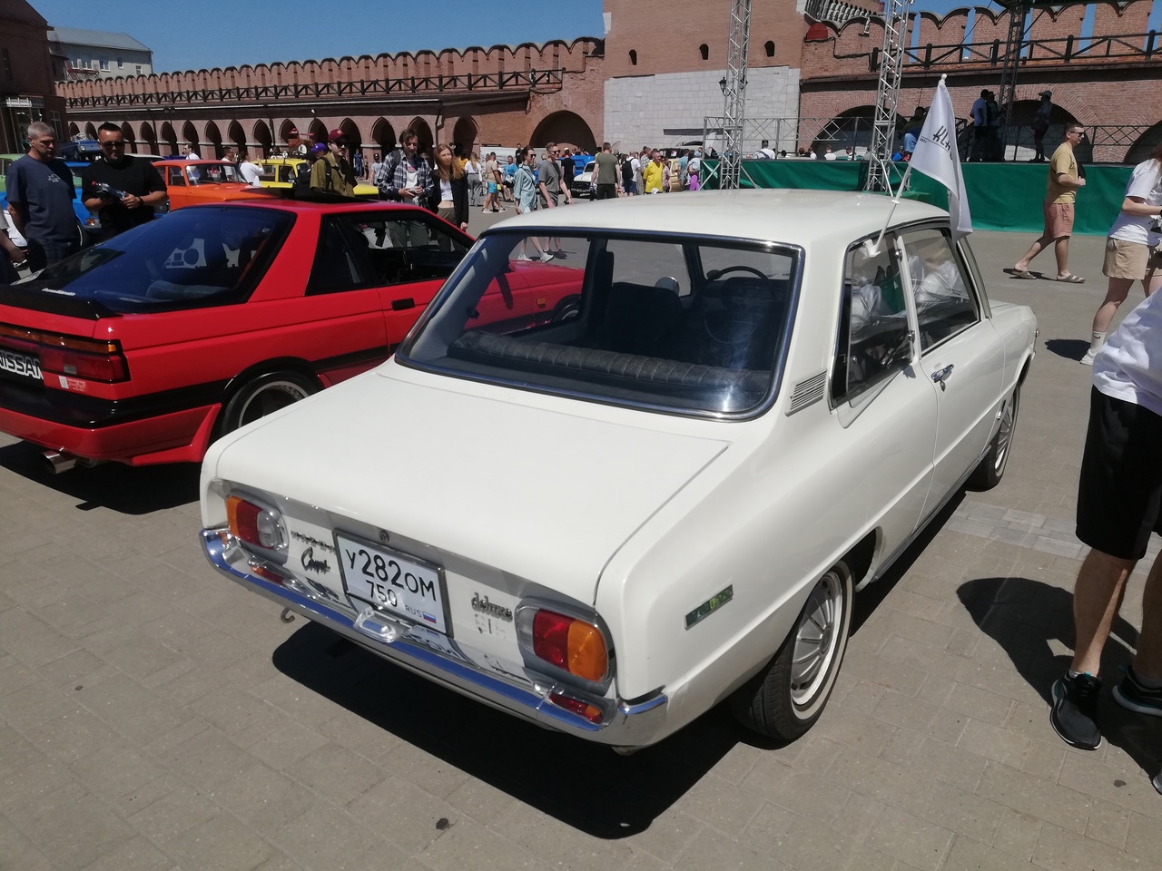 у 282 ом 750, Mazda 1200 
