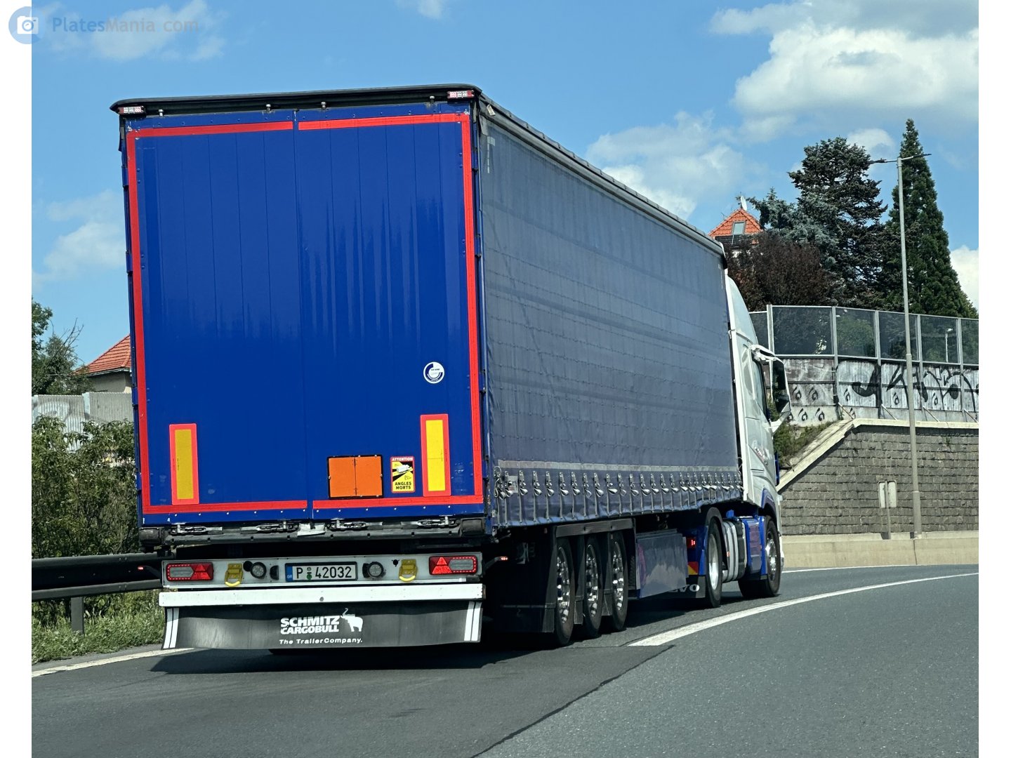 P-42032, Schmitz SCS 