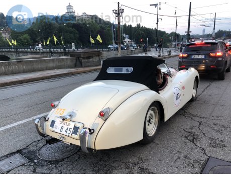 なにわ 330 ほ 845, Jaguar XK120