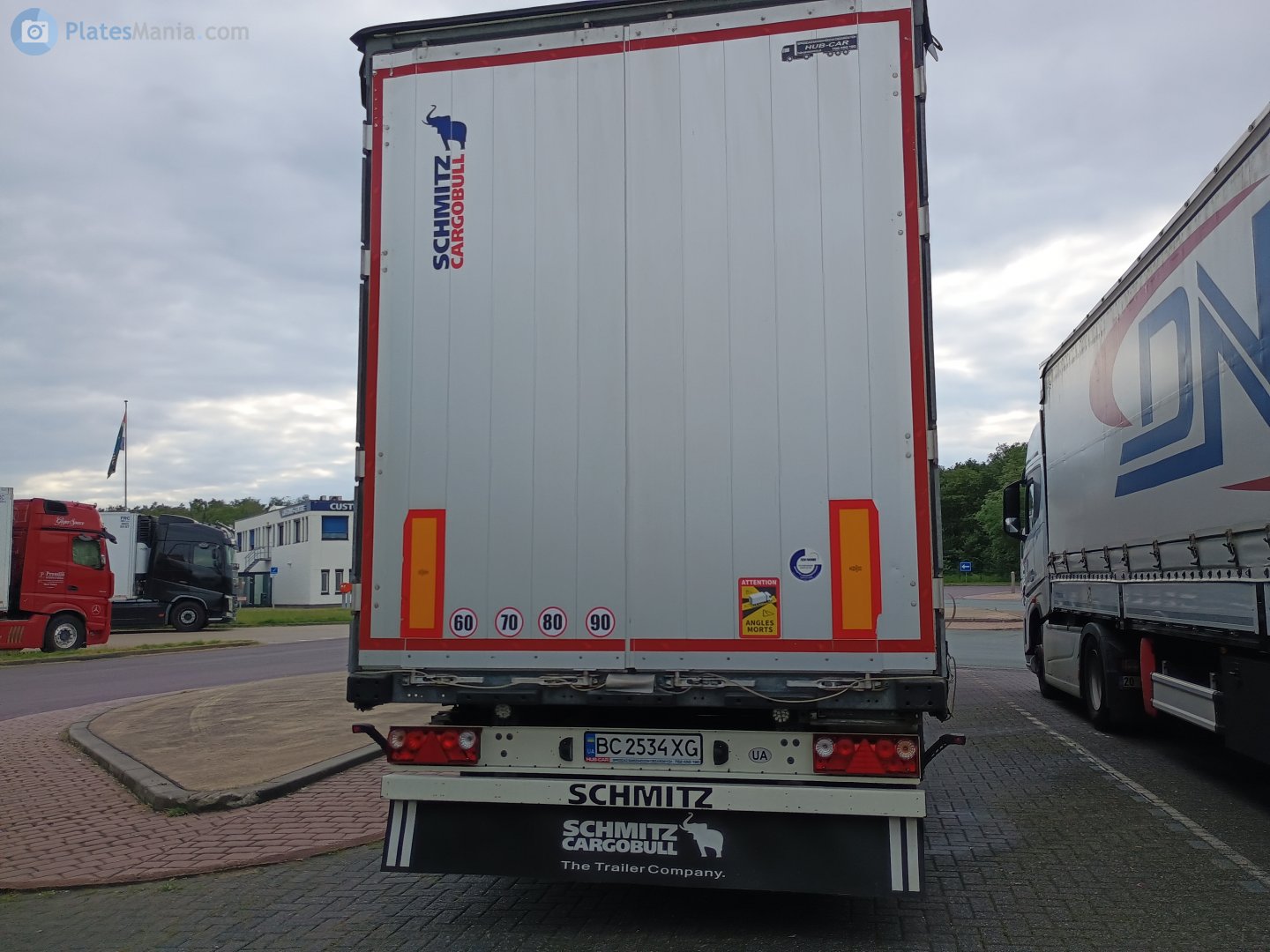 BC 2534 XG, Schmitz SCS 