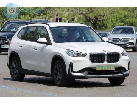 42 CD 312, BMW X1