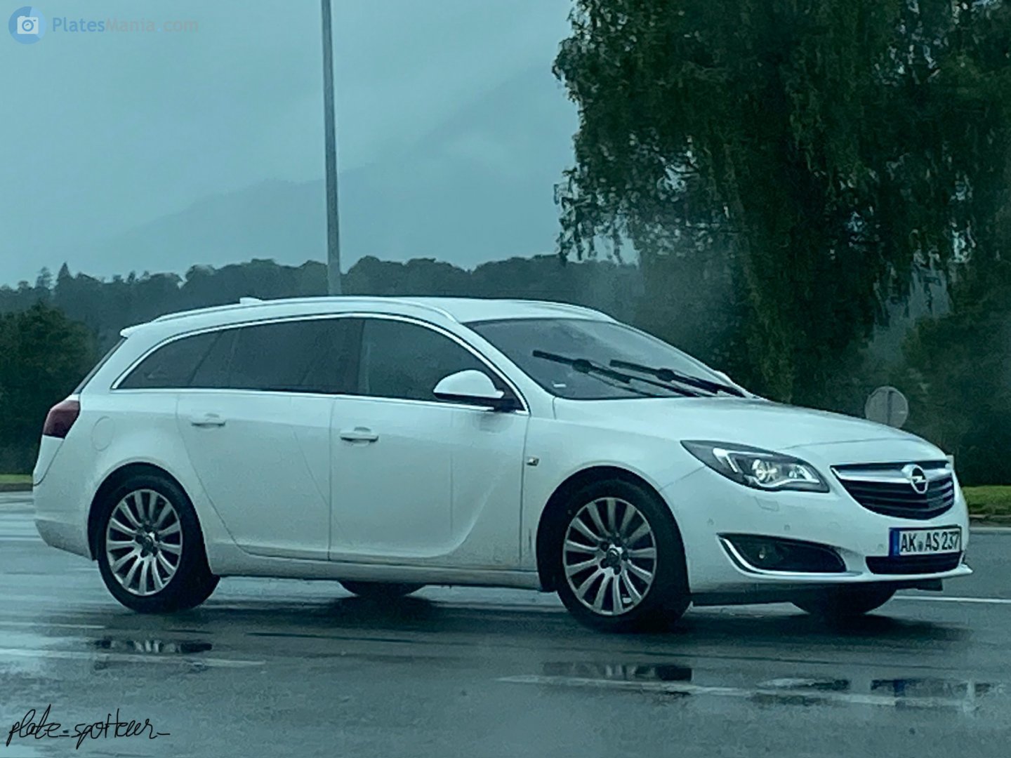 AK AS 237, Opel Insignia 1st gen Sports Tourer (A; G09), facelift, 2013–2017