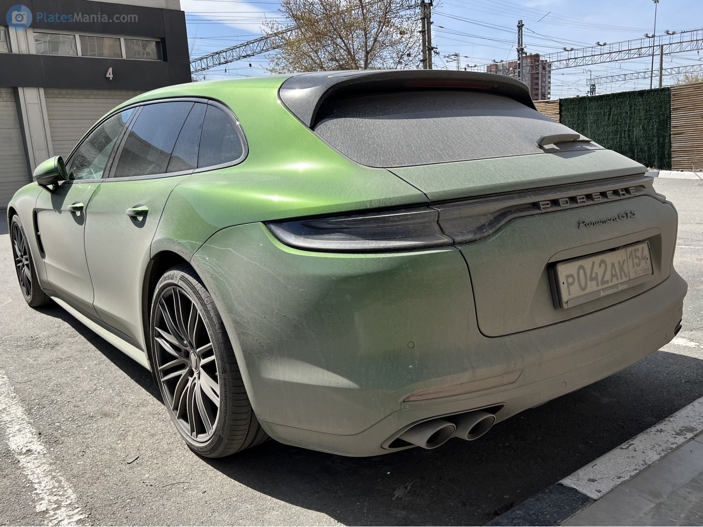 р 042 ак 154, Porsche Panamera 2nd gen Sport Turismo (971), 2017–2023