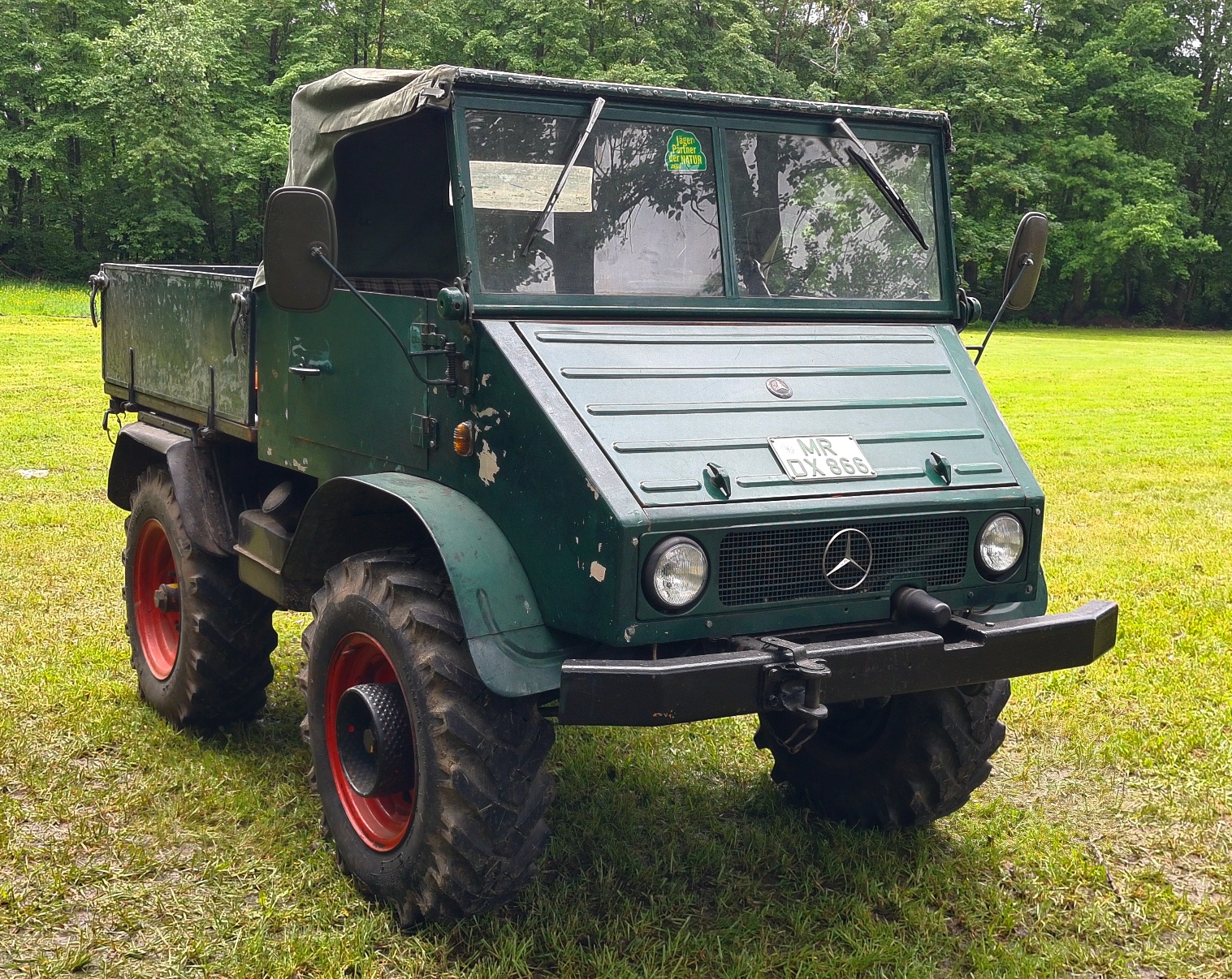 MR DX 866, Mercedes-Benz Unimog 