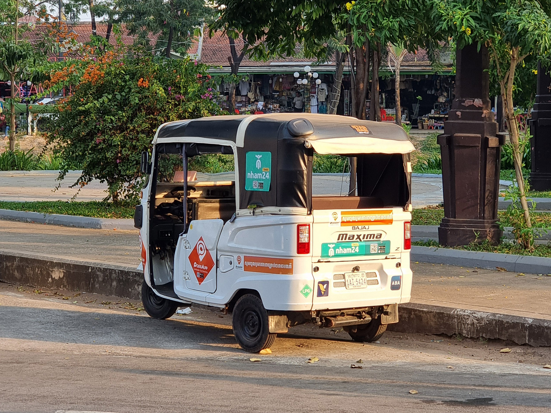 1AI-5424, Bajaj Maxima 
