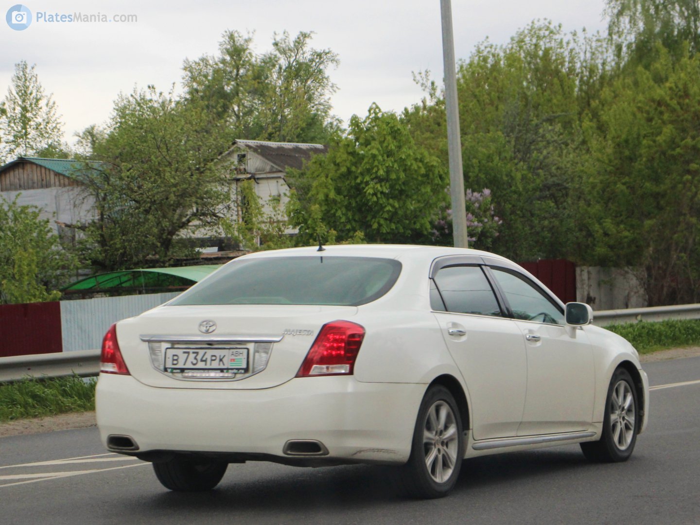 в 734 рк, Toyota Crown Majesta 5th gen (S200), 2009–2013 (­–2015 for CN-market)