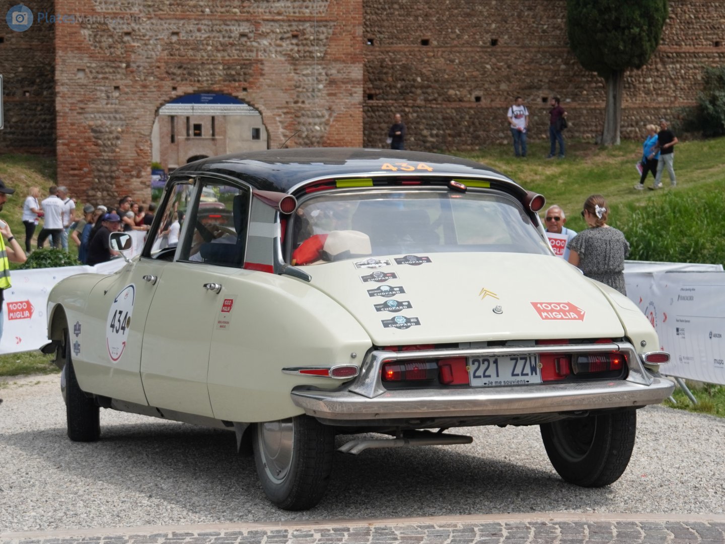 221 ZZW, Citroёn DS/ID 1st gen ID Sedan (19/20/21), 1957–1968