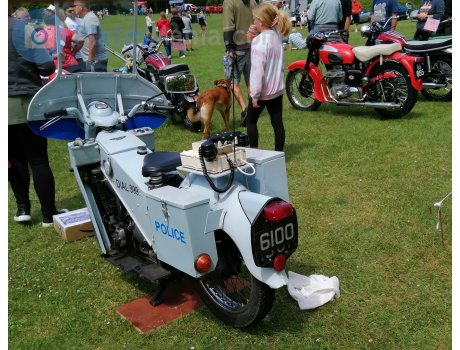 6100, Velocette LE