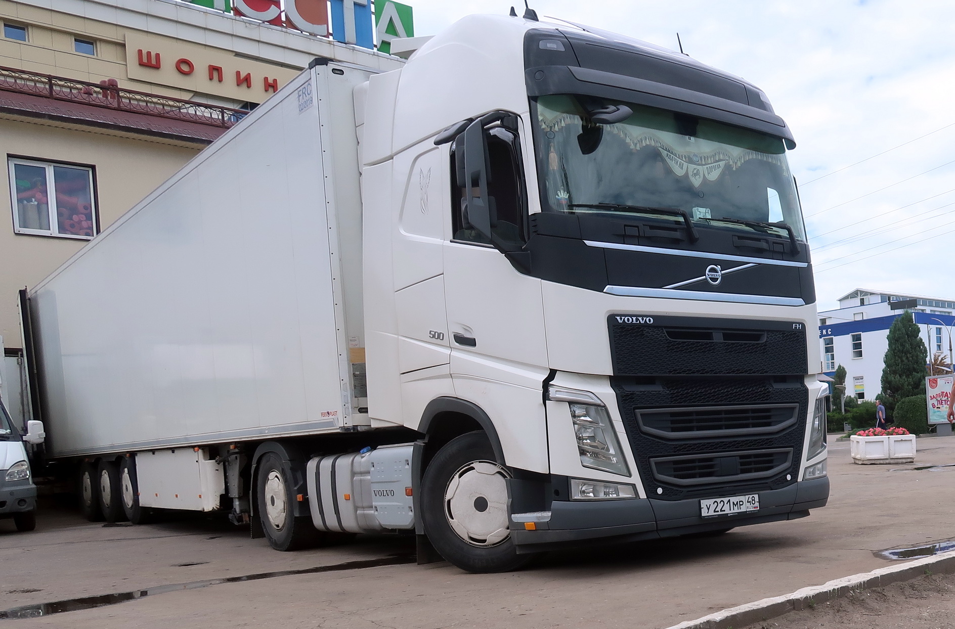 у 221 мр 48, Volvo FH 3rd gen, 2012–2020